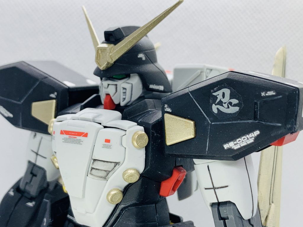 このキット関節がビス式になっててカチカチになってしまったほぼ固定モデル