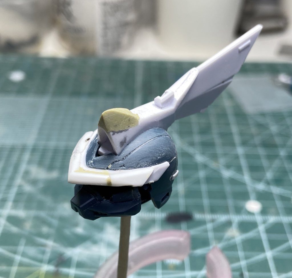 製作中の頭部。