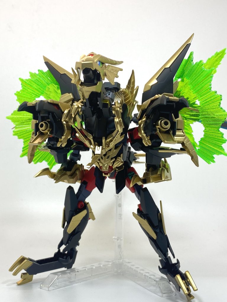 必殺技は3つの頭部から最大火力のビームを放つトライドラゴパニッシャー。