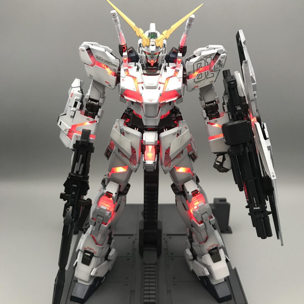 余分な光漏れ防止で黒立ち上げは裏面も塗装していますよ