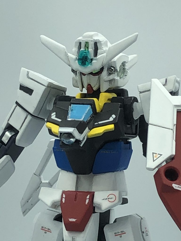 最後に胸のパーツ。プラ板とレドームでスクラッチしたものです。これはGBNのような対戦ゲームで、サテライトシステムやゼロシステムなど、アーマーの武装に合わせたスキルを付与するための工夫です!この見た目でサテライトキャノンとリフレクターを積んでたら、「この機体はサテライトシステム搭載機だな」とシステムが判断してくれるだろうという妄想機構( ´ ▽ ` )様々なシステムに変身してくれることを期待して、プロテウスシステムと名付けてます。時間はあまりないけど、残りの時間でアーマーも頑張って間に合わせるぞ!