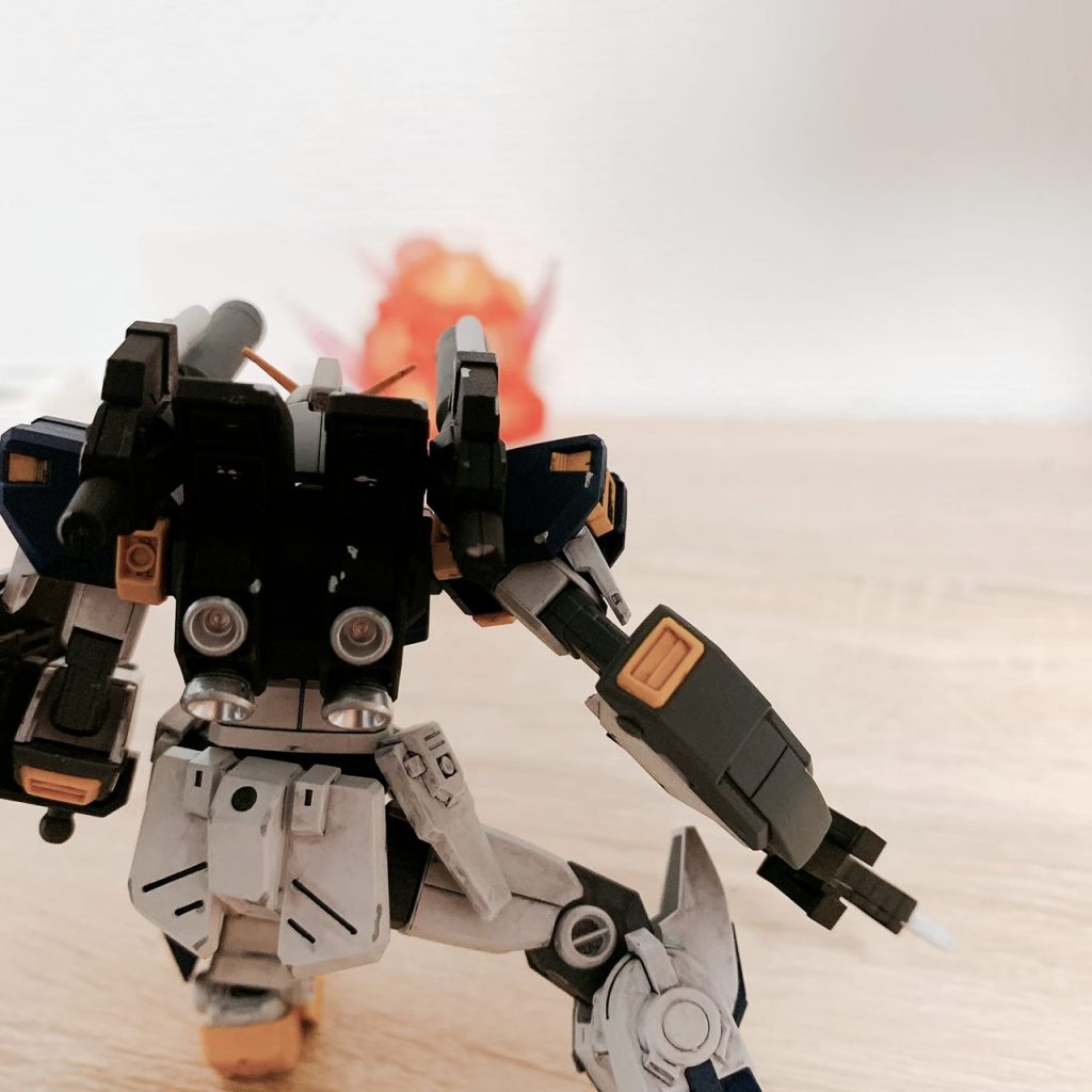 キャノン砲着弾的な。