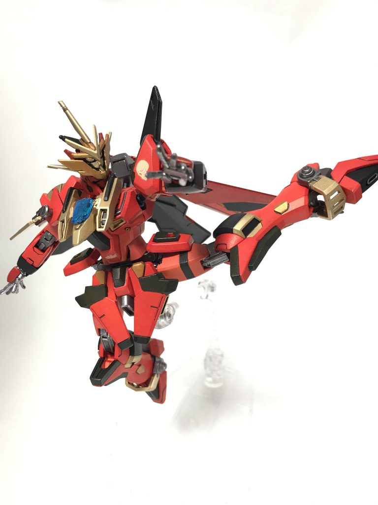 抜群の可動範囲で繰り出すジャスティスキック