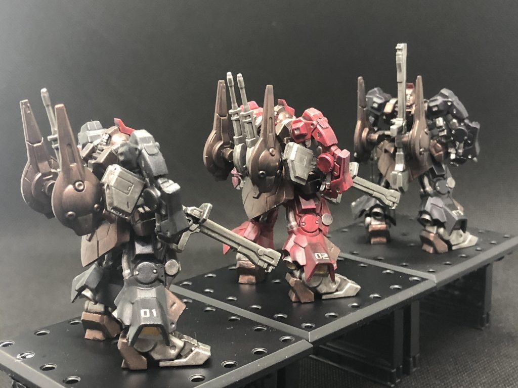 台座は「食玩ベース」です。ガンダムアーティファクトにはピッタリです。