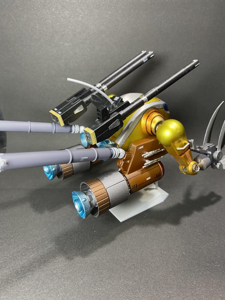 バーニアを大幅に強化し、プロペラントタンクを装備した事で機動力がアップしてます。