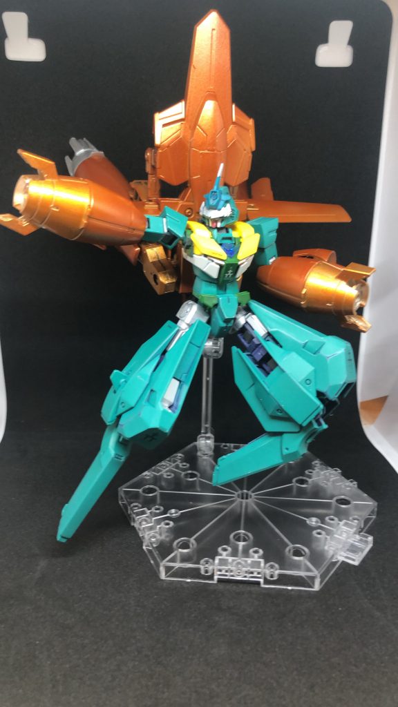 もちろんアウンリゼアーマーが基礎なのでコアドッキングシステムに対応しています過去作ですが「コアガンダム（仮）」と合体させてます