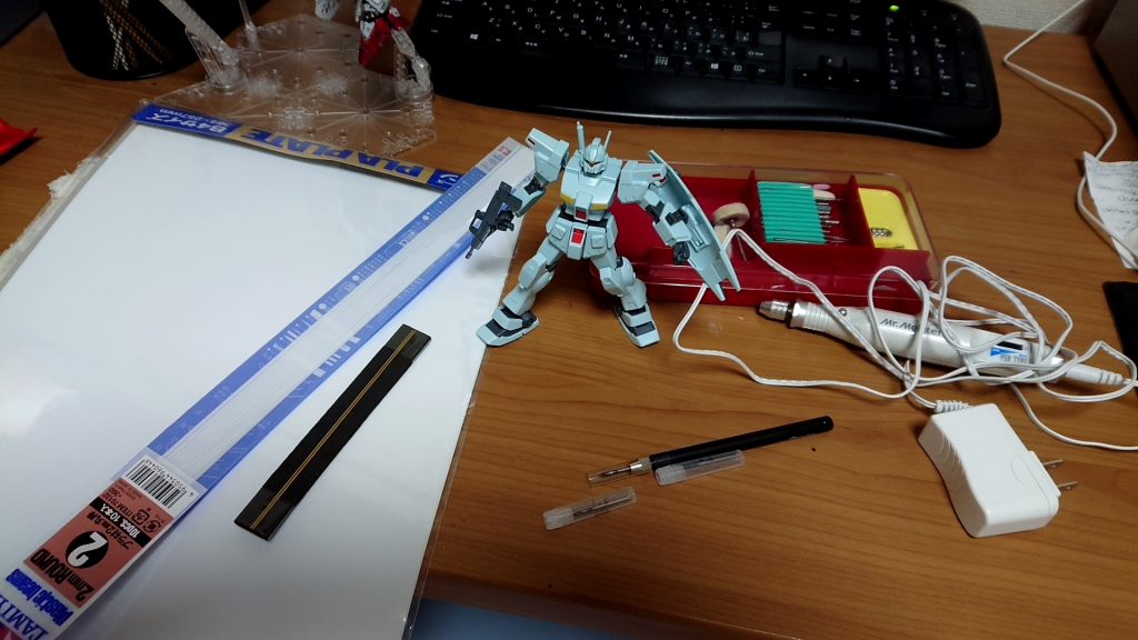 Hetare「カワイ過ぎから、いけないんだ!」ジムカスタム君「貴様! 何をする気だ!」