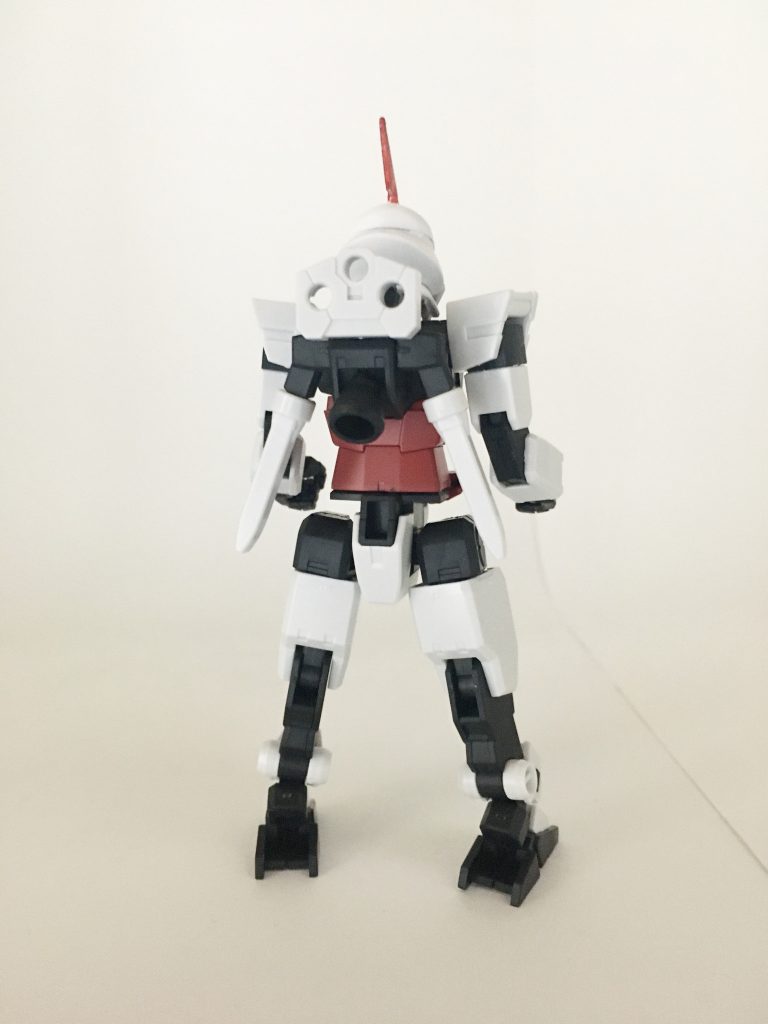 ネェルコアガンダム、背面。ネェルコアガンダムは外来語で「コアガンダムに近いもの」を意味する。