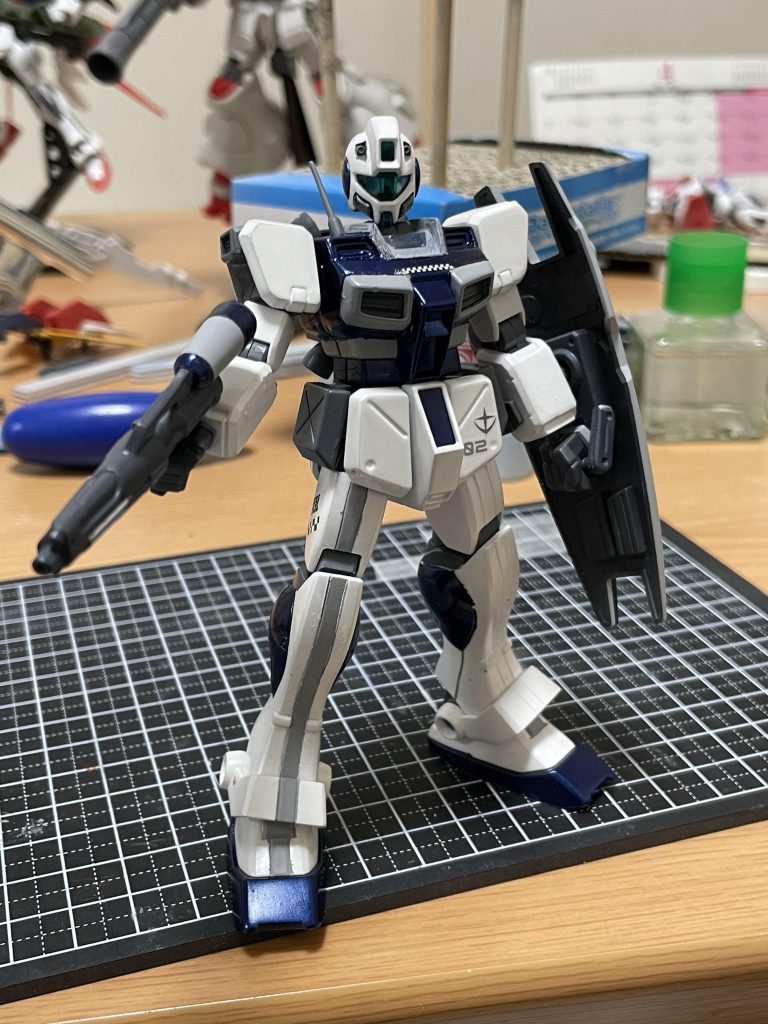 脚部は筋彫りをしっかり掘って片方だけラインしっかり入れてデザインをスポーツカー風に仕上げてみました！