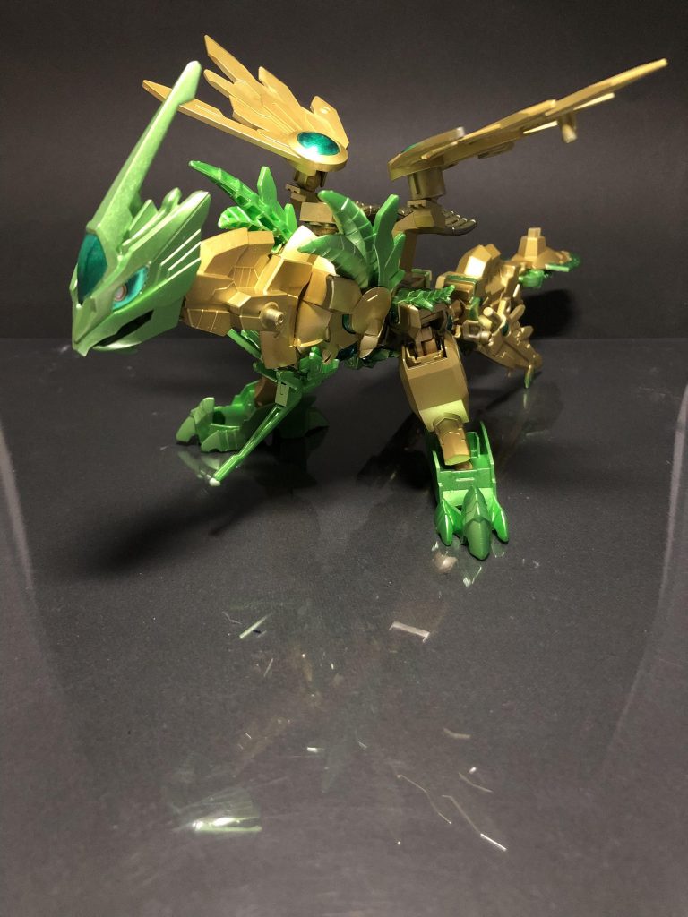 エクスヴァルキランダーはこんな感じ今回初めてメタリックイエローグリーンという塗料を使ったんですが発色もいいし隠蔽力も結構あるのでまた何かで使いたいですね