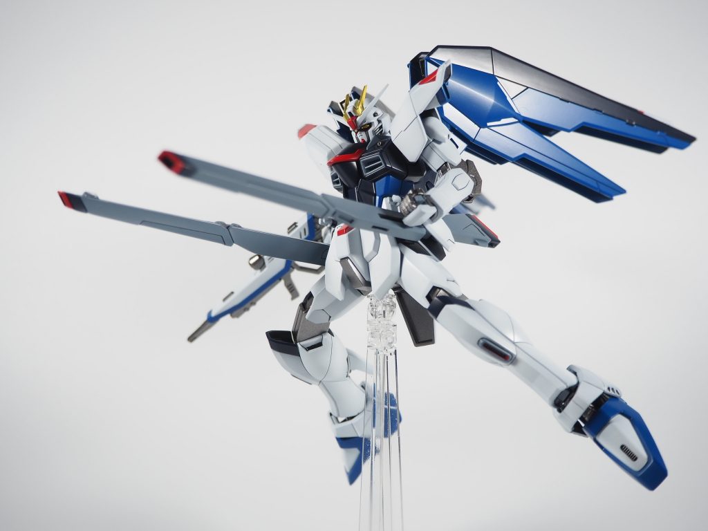 クスフィアスSEEDの武器は名前が特徴的で初見だと何の事言ってるかわからない問題こちらも赤は塗り分けの常連