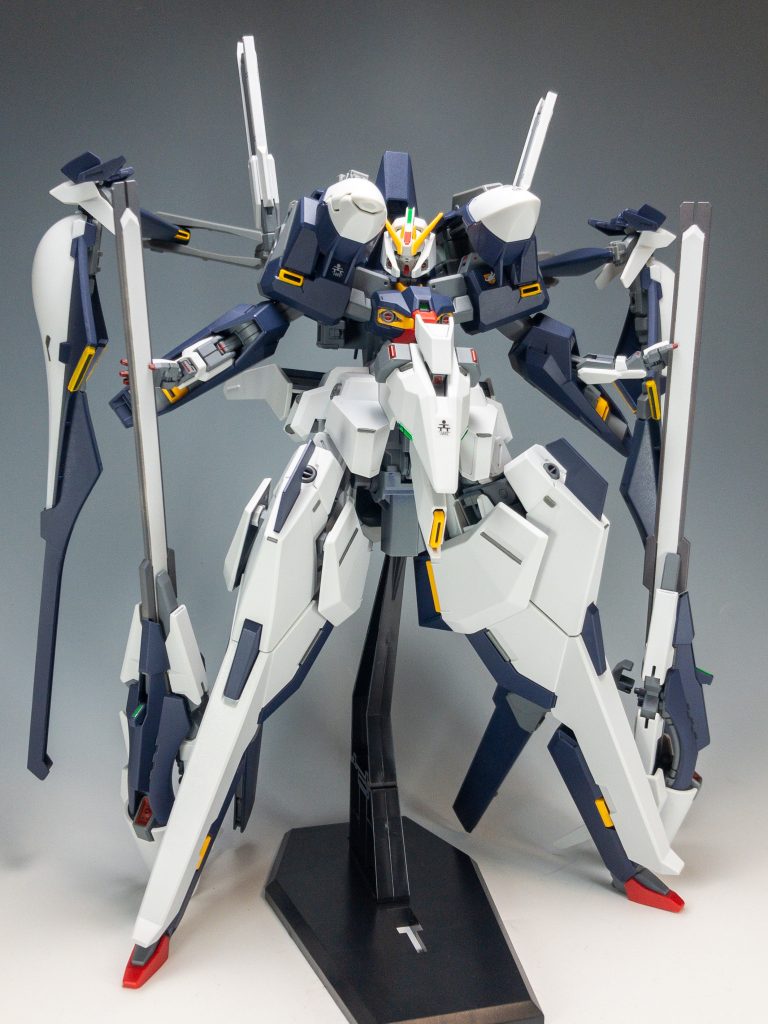 設定画をイメージして!ハイゼンスレイII・ラーと言えばこのポーズですね!細かな角度は難しいですが(汗)