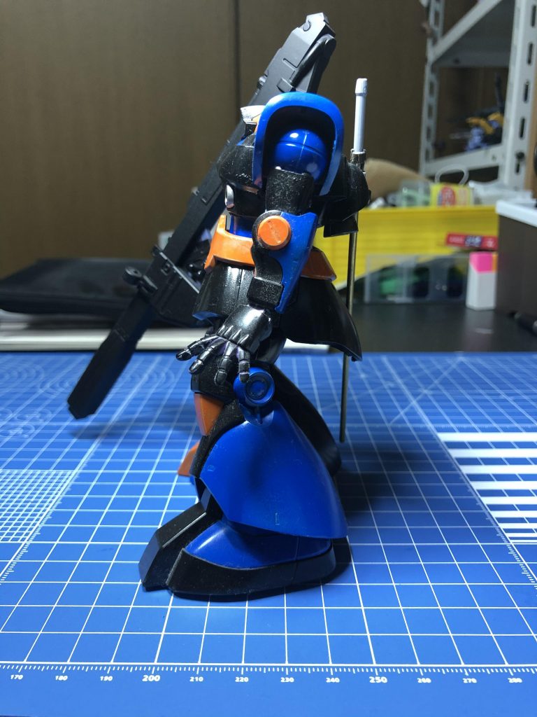 例に漏れず、缶スプレー、筆塗り中心で塗装、細かな場所にはガンダムマーカーを使いました。