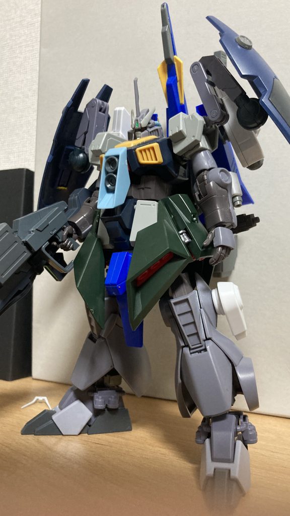 全身の組み立てが完了したためここから色をどうするか考え始めます