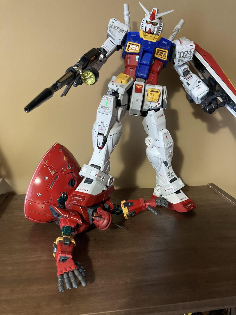 ④シャア『ぐぁぁぁっ』頑張れ、頑張れジオングさん( ´Д`)y━･~~