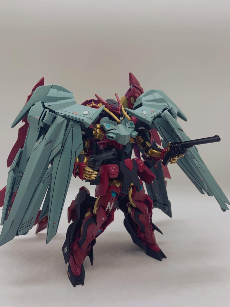 この形態の戦闘スタイルは基本腰部に装着してる2丁のピストルだけです。