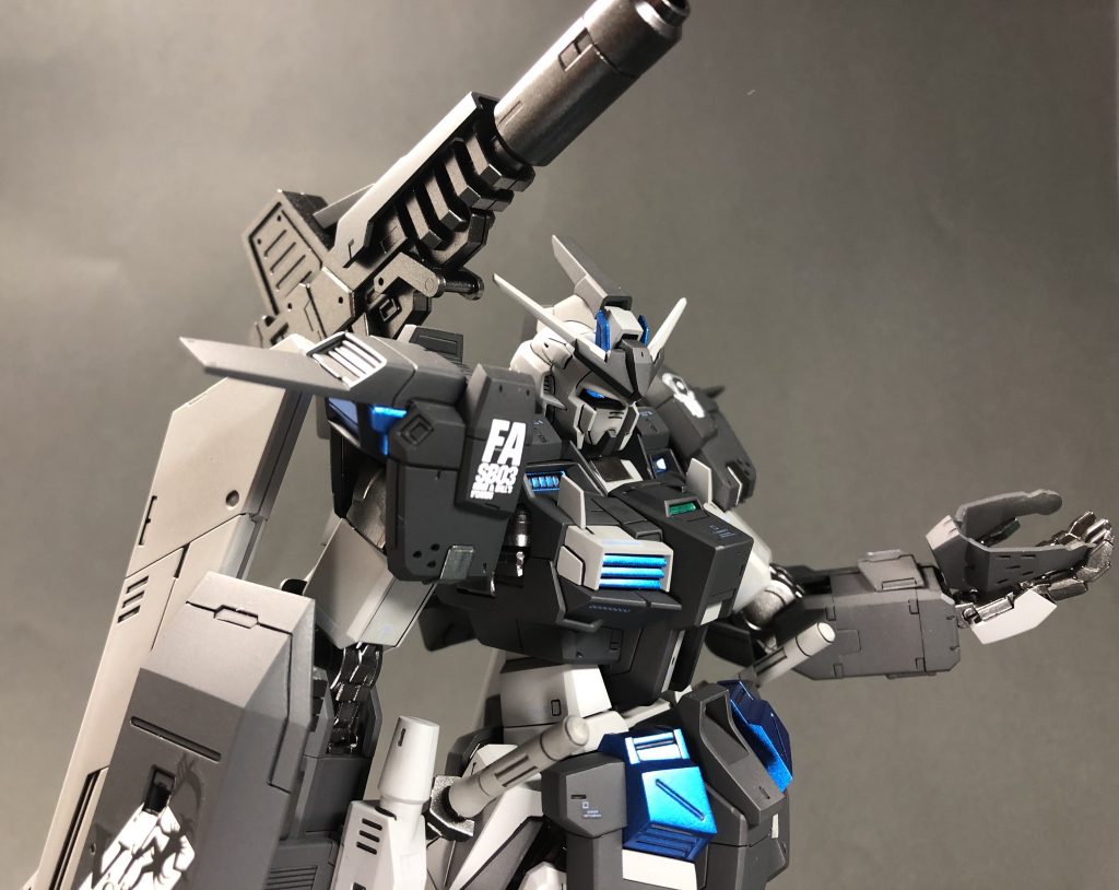 ガンダムフェイスが‼️本機は特殊任務遂行機体である為、敵機に必要以上の警戒を持たせないようガンダムフェイスを隠している。という設定です笑
