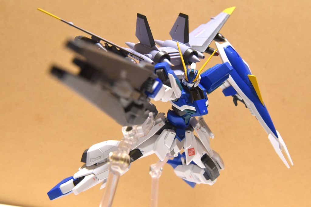 メインの攻撃兵装はダイダルバズーカとビームサーベル