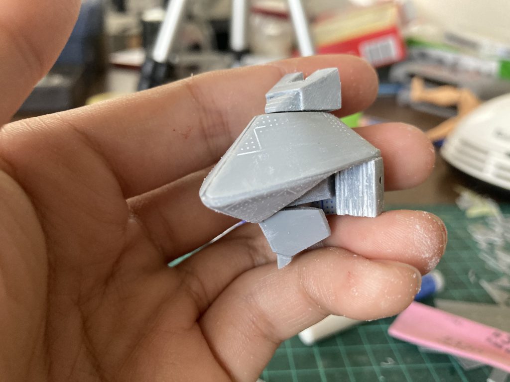 頭部曲面部もほぼプラ板です