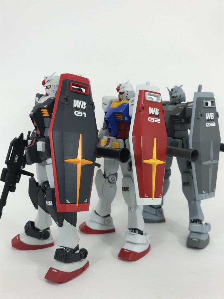 シールドに貼ってある機体ナンバーが非常にカッチョE〜ですね!もしサイド7でザクに破壊されなければ…  この機体編成で戦場を駆ける姿を想像すると興奮しますね〜