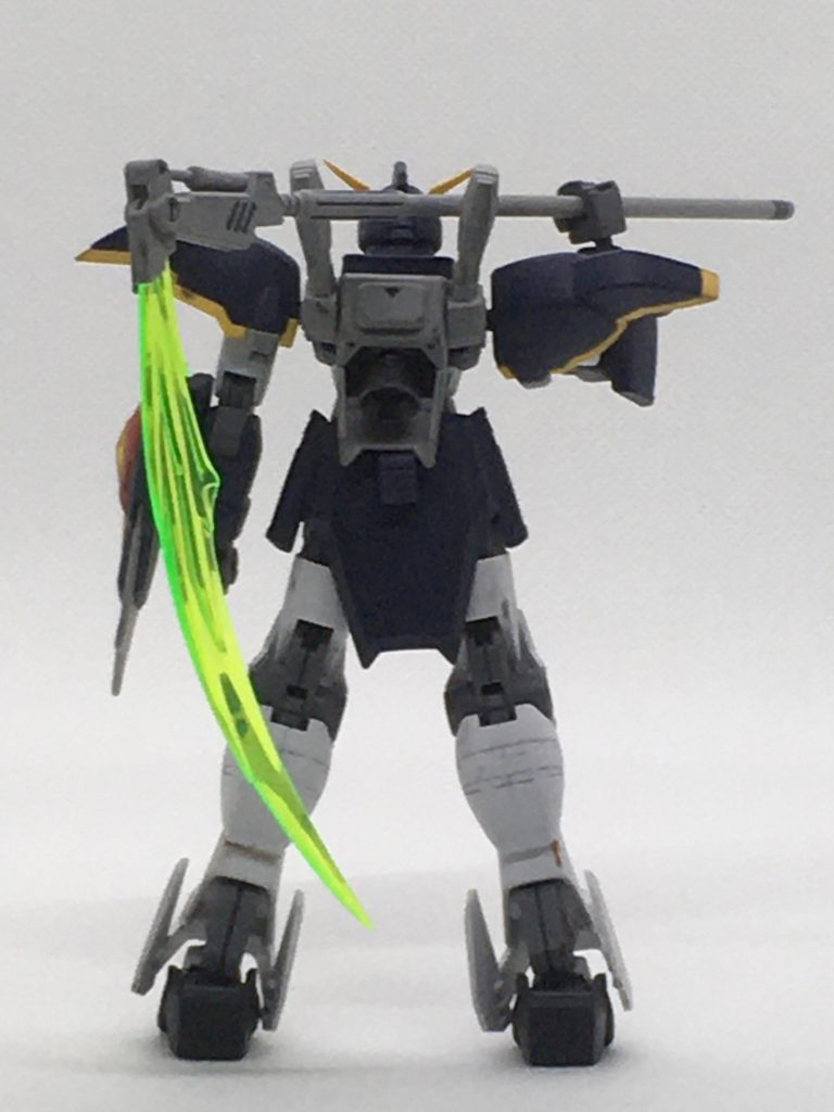 ビームサイズを肩に担いだバックショット前期OPのこのポーズはしびれますねぇー♪まもり〜たい〜