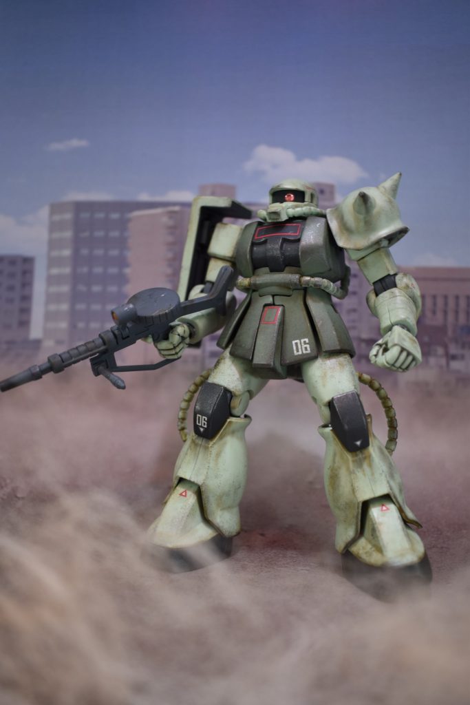 市街地戦イメージの背景で砂埃は羊毛フェルトをほぐして撮影しています。