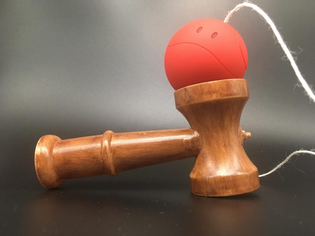 けん玉ハロ–2枚目/制作者：Mr.ゴリラヘッド