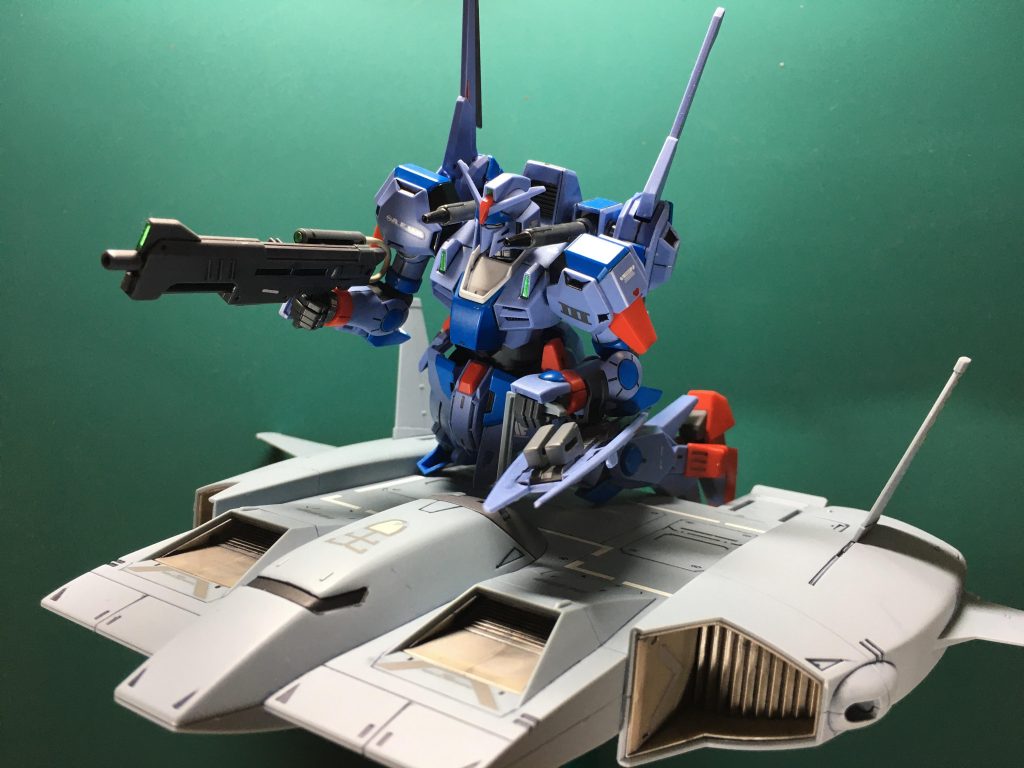 「Zガンダム」関連のエゥーゴ機ならやっぱりド・ダイ改に乗せたいところ。上を向きづらいのでいまいちポーズが決まらない…?