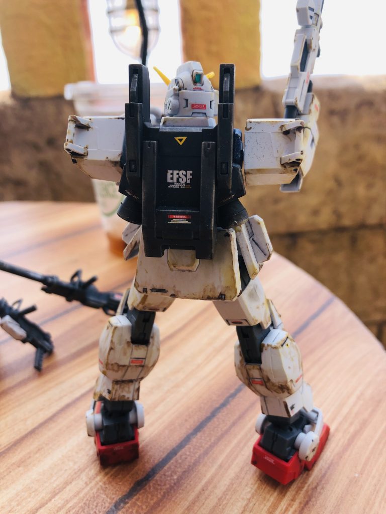 旅行ついでにプラモ屋探索→ホテルでガンプラ作成！–3枚目/制作者：guti14