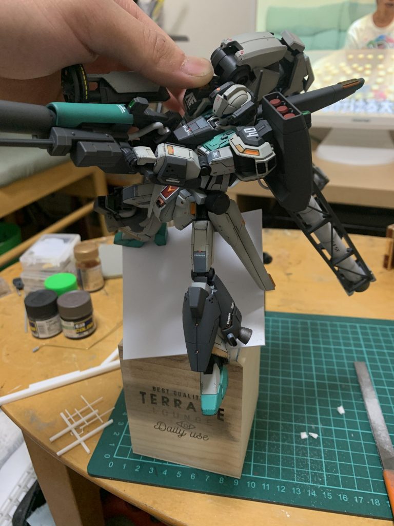 台座はあるものをくっつけた簡素なものなので 若干バランス悪いです(。-∀-)