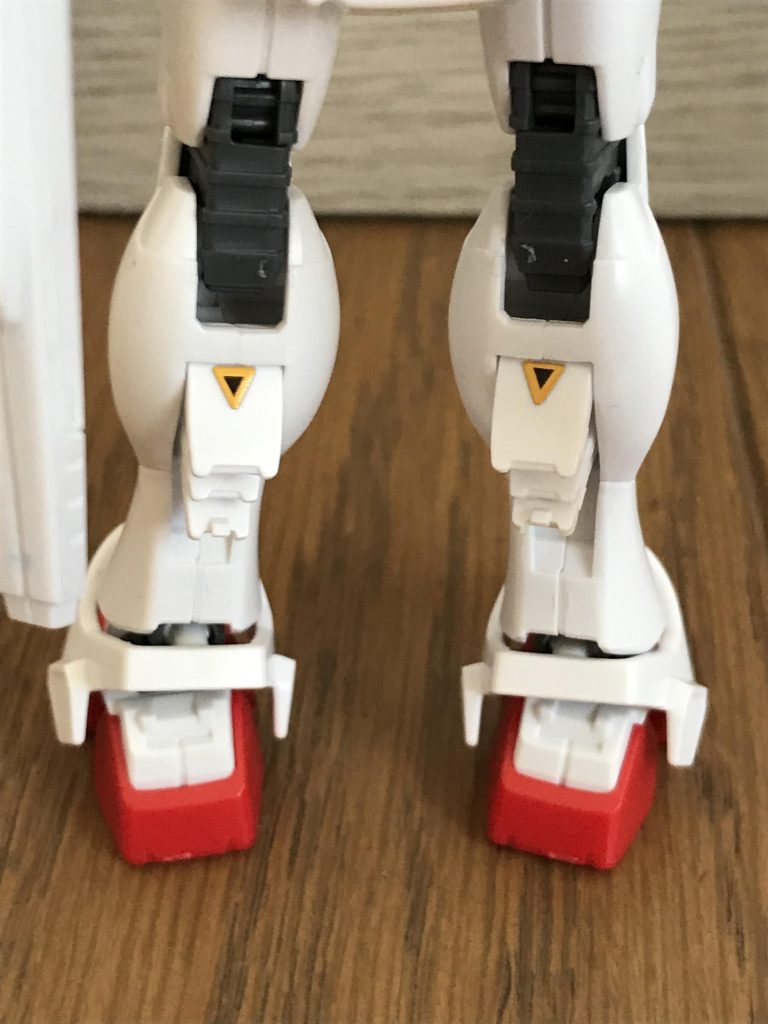 足の後ろが開いたり、色んなギミックがあります