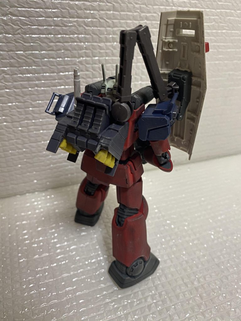 バックパックのミキシングにはプラ棒を仕込みましたジャンク品で一部破損がありましたのでダメージ加工しました。