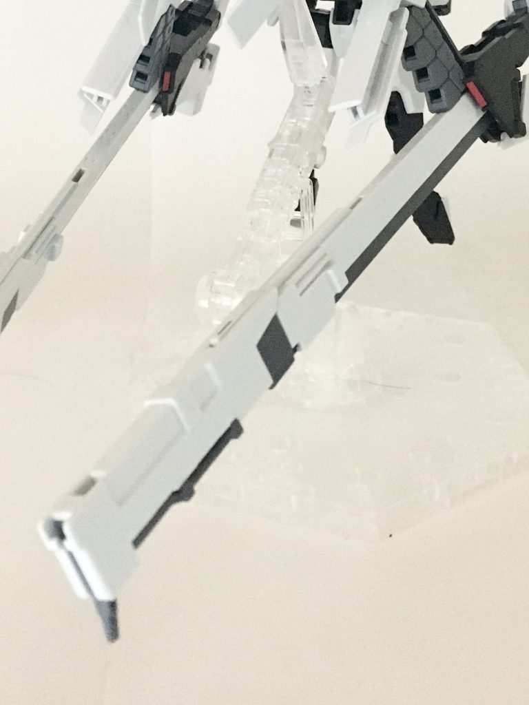 追加ジェネレーター。脱着式の追加ジェネレーター。ライラの腕部後方に1基ずつ搭載する。