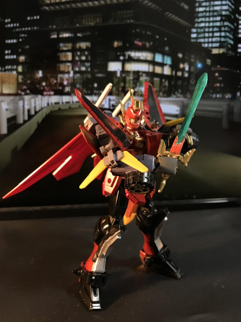 ダイナブレードは持ち手金色、剣の根元赤色、剣自体は緑色にしてみました。