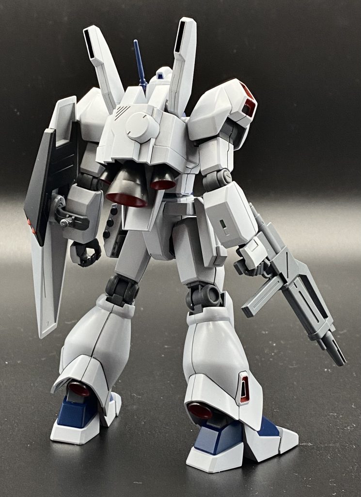 リアバーニア等はあずき色をメインに調色したものを塗装しました