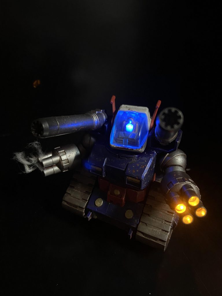 一応光らせることができますが、マズルフラッシュというよりただの懐中電灯になってしまいました、ノーン！😱シャイニングハヤト✨