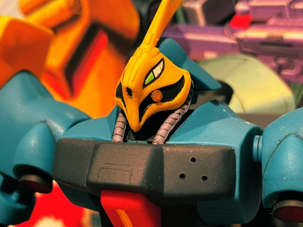 目ん玉は別パーツでいいのがあったので、貼ってみました😄