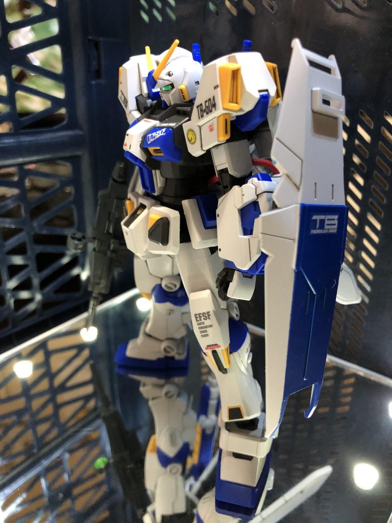 ガンダム４号機–7枚目/制作者：真樹京介