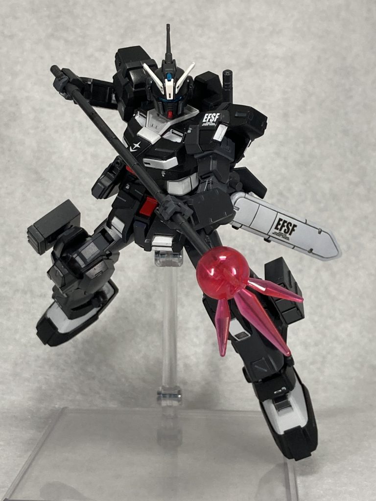 ジャベリンも塗装しておきました全体的にダークカラーになるのでメイン色からワントーン下げる形でメリハリを付けてますレジオン鹵獲機仕様のジムクゥエルのカラーリングを参考にして塗装しています