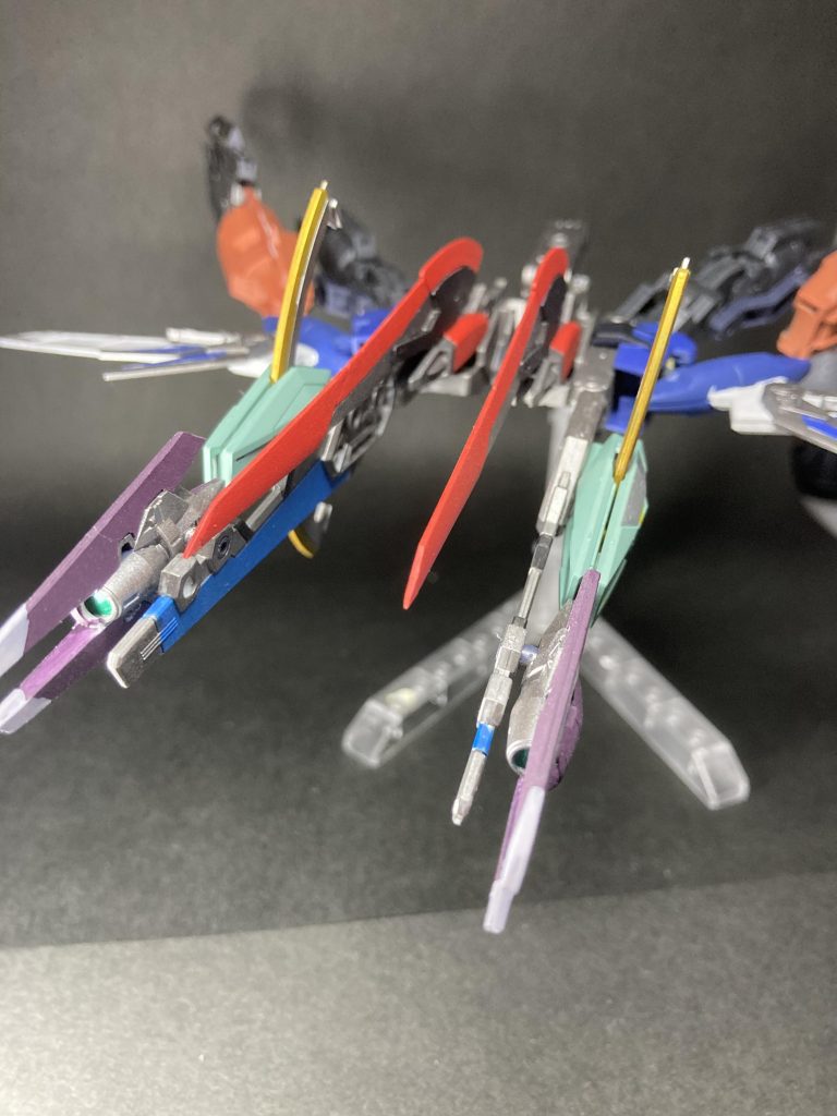 コズモレイズ専用支援MA。既存プラネッツシステムの専用武器、支援機が搭載されており、単騎での戦闘能力も武装相応に持っている。