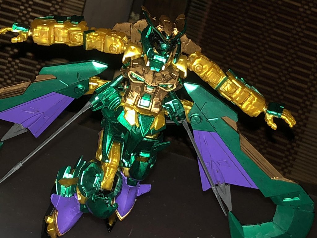 起動してしばらくすると、とある武器庫からゴツいアレが…それを装備して大地をかける機体。