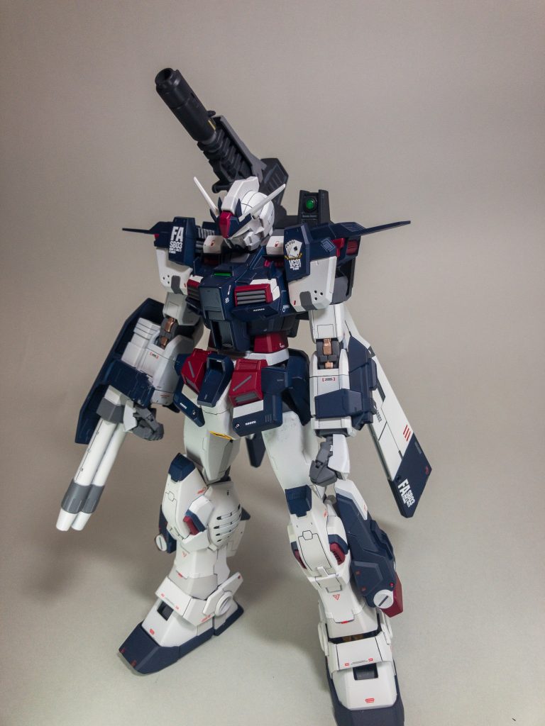 配色についてはFA定番のミリタリーカラーも好きなんですが、ちょっと気分を変えたくてネットを見ていたら、非常にかっちょいい作例がありましたので参考にさせて頂きました。