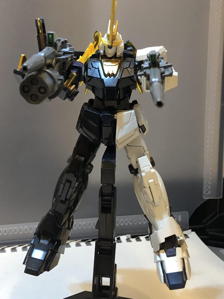 ビームマグナム二丁！リディとバナージ、2人のニュータイプの奇跡の合体です！ただ頭部が壊滅的に酷い。