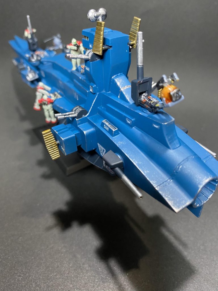 後ろの主砲も修理中です。