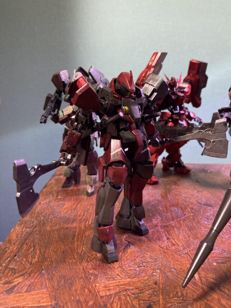 グレイズその1、近接戦闘タイプ。