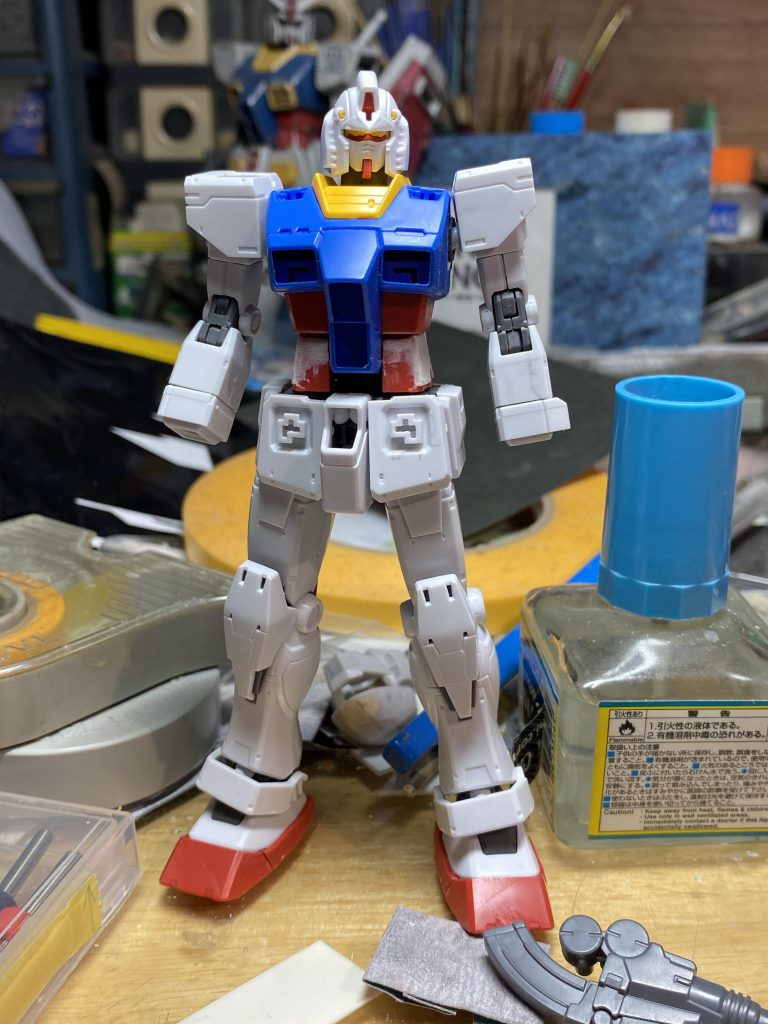 赤いお腹周りが細くて華奢に感じたので、幅増しと共に高さもプラスしました。