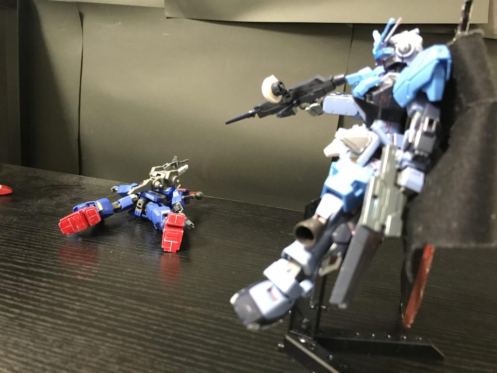 百式「やれぇ！」ペイルライダー「うっ…」