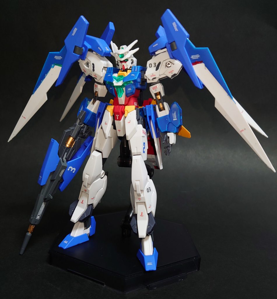 ・アースリィガンダムⅡコアガンダムⅡとアースアーマーⅡがドッキングすることで完成するアースリィガンダムの後継機。アースリィガンダムのコンセプトを継承し、宇宙・地上を問わないオールラウンドな運用を目的とした汎用機。特に機動力・活動能力の強化に比重が置かれており、これはアルスの攻撃の激化に備え、大気圏内での単騎での活動範囲を拡大させることであらゆる戦況に対応させる為である。また、アーマーを装着したままコアフライヤー形態へと変形することが可能となっており、大気圏内での飛行能力は他のアーマーを大きく凌駕する。武装面は一撃の威力を重視したハイパードッズライフルA3を基本装備としているが、他のアーマーの武装を戦況に合わせて使い分けることで幅広い運用が可能。モチーフとなっているのは機動戦士ガンダムAGEに登場するガンダムAGE-2ノーマルである。これはプラネッツシステムの構想の一部にガンダムAGE-1のコンセプトが取り入れられていることから、アースアーマーが正当進化した結果ともいえるが、奇しくもかつてのヒロトの隊長であるクジョウ・キョウヤの愛機ガンダムAGE-Ⅱマグナムと同じモチーフでもある。これにはエルドラを救うため、強力な力を必要としたヒロトが自身の知る「最強のダイバーのイメージ」を投影した結果とも取れるが、その真意は定かではない。