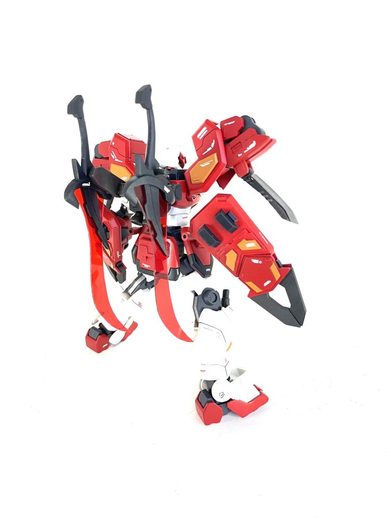 ヒートソードはバックパックにマウントできます。