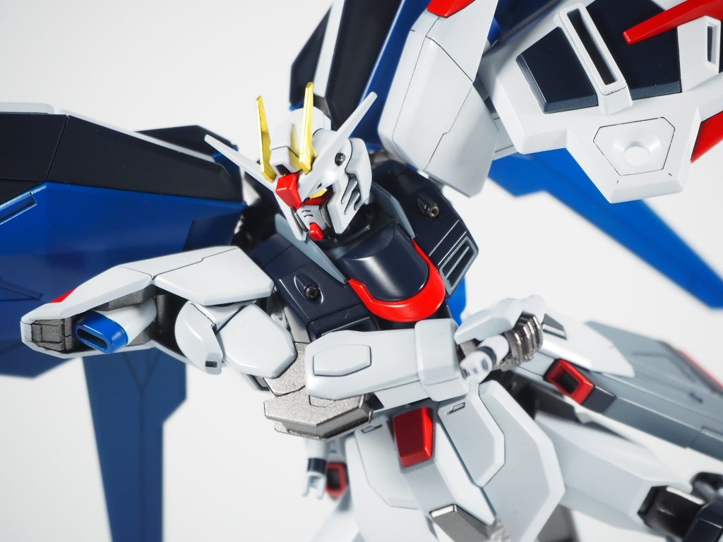 サーベル恐らく歴代ガンダムで1番サーベルラックが弱いガンダムよくポロポロ落ちる